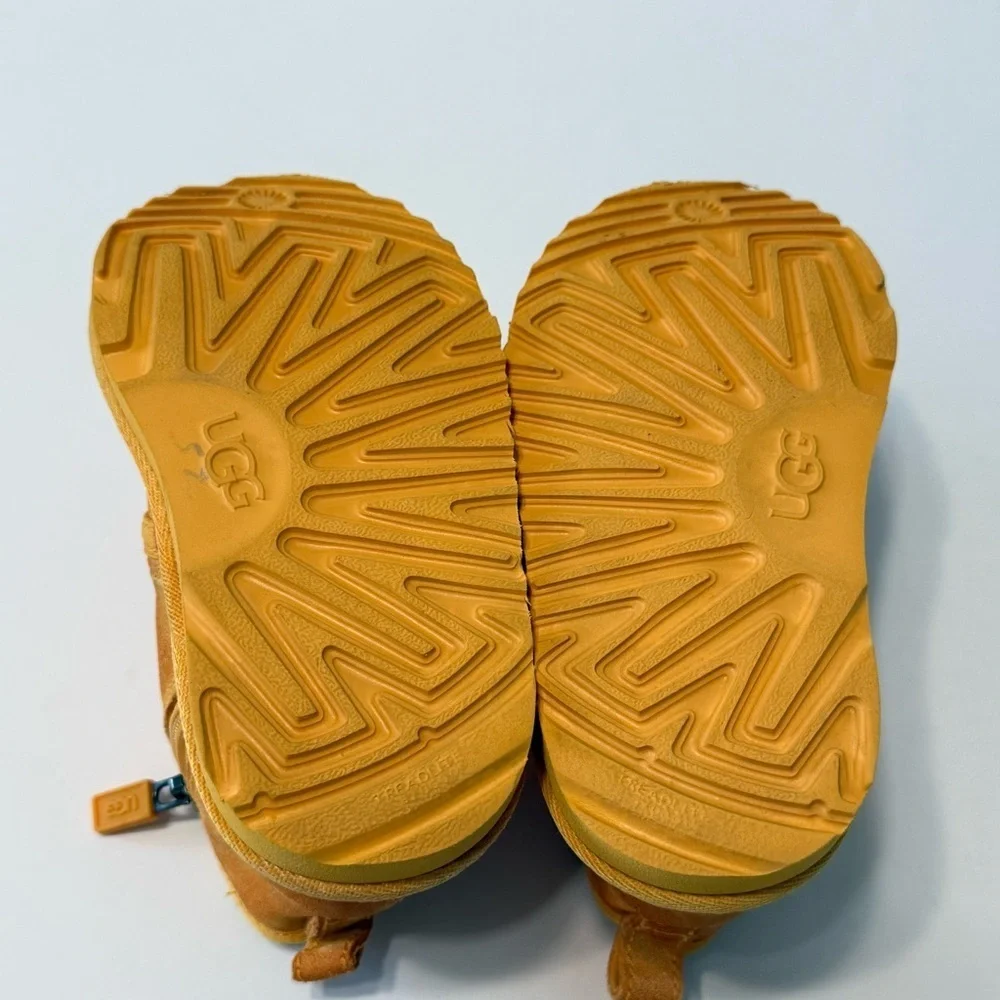 Ugg Neumel Chukka Winter Boots Zipper Up Suede Toddler Size 8 Yellow Mustard